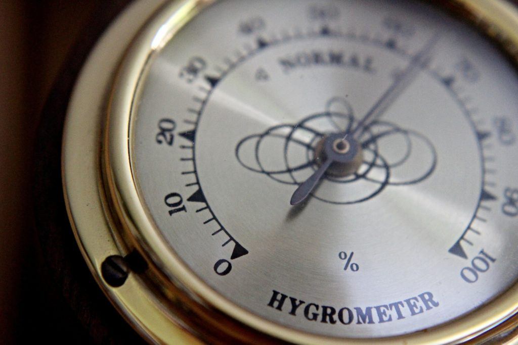Hygromètre : utilité, critères de choix et meilleurs modèles